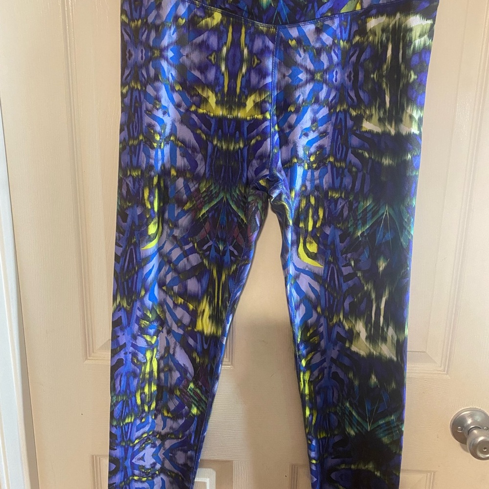 Fabletics Vibrant Patterned Leggings